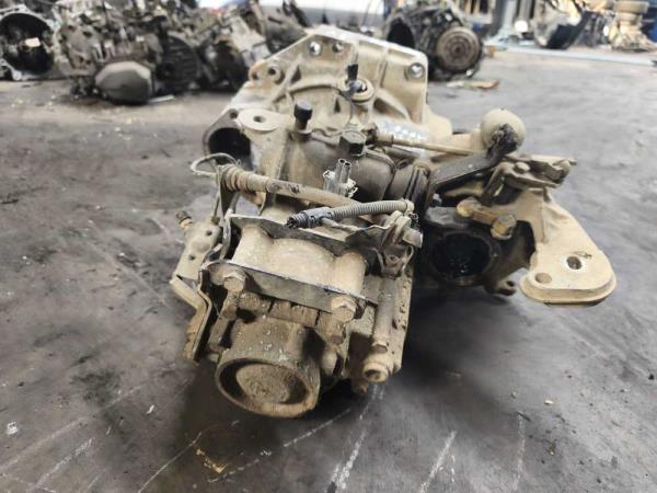 BOITE DE VITESSE VW POLO 6N / 6N2 1.9SDI CODE: DFX - Vue 4